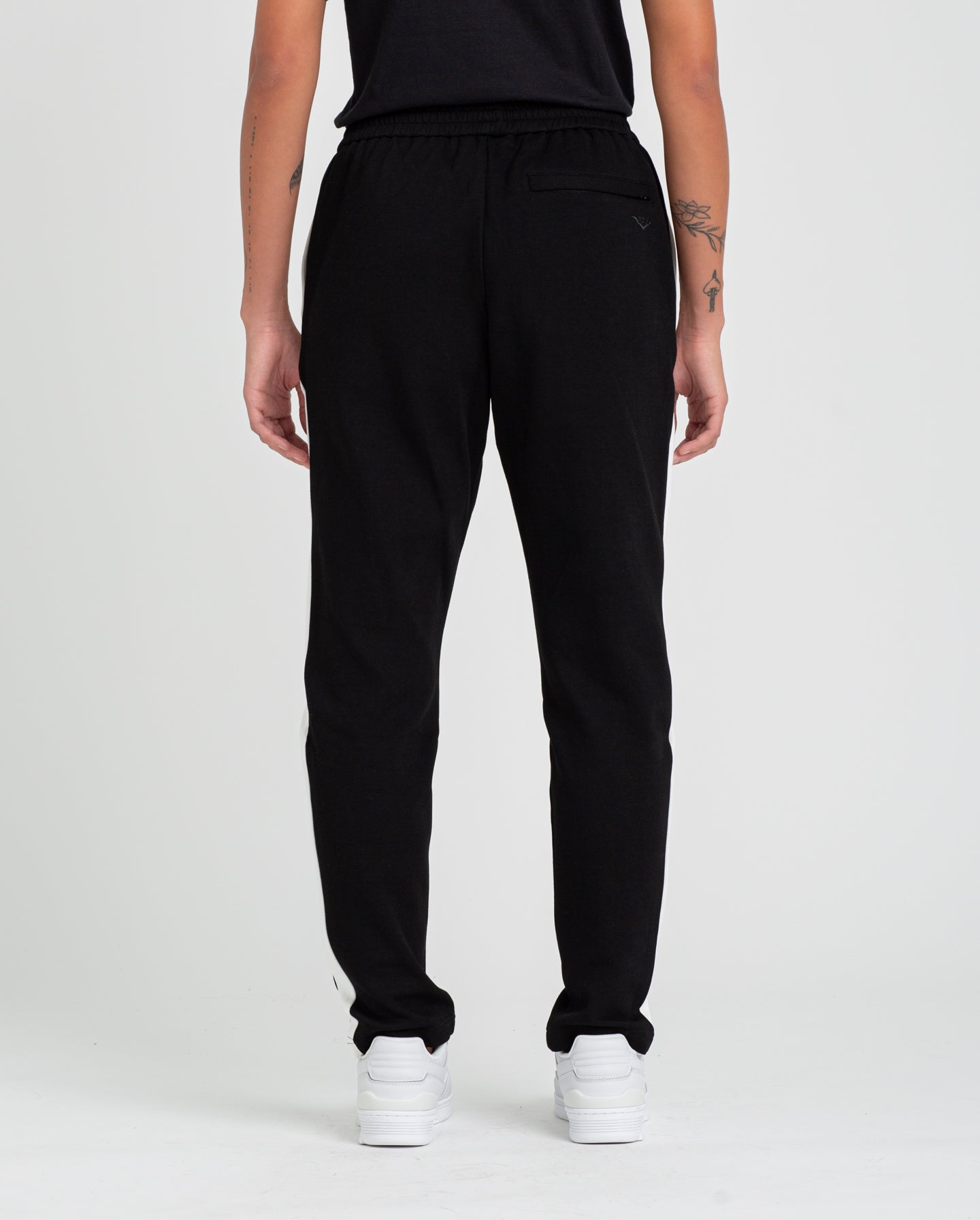 BLACK TRACK PANT