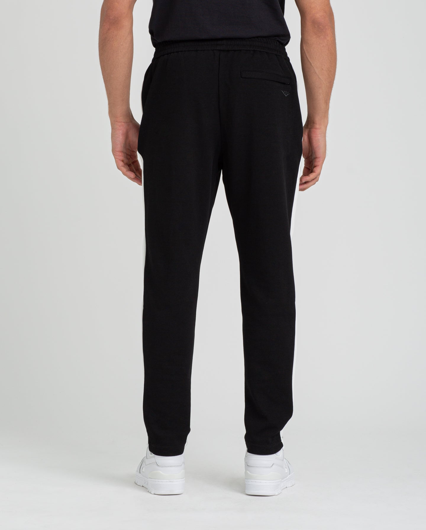 BLACK TRACK PANT